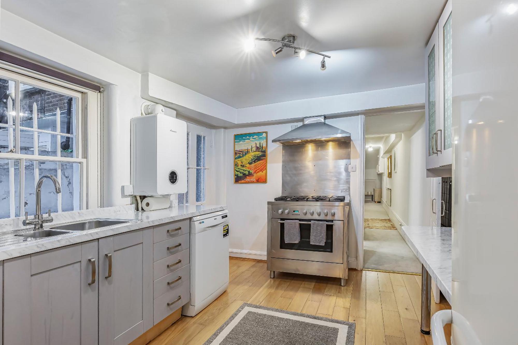 The Kensington Escape - 2 Bedroom Apartament Londra