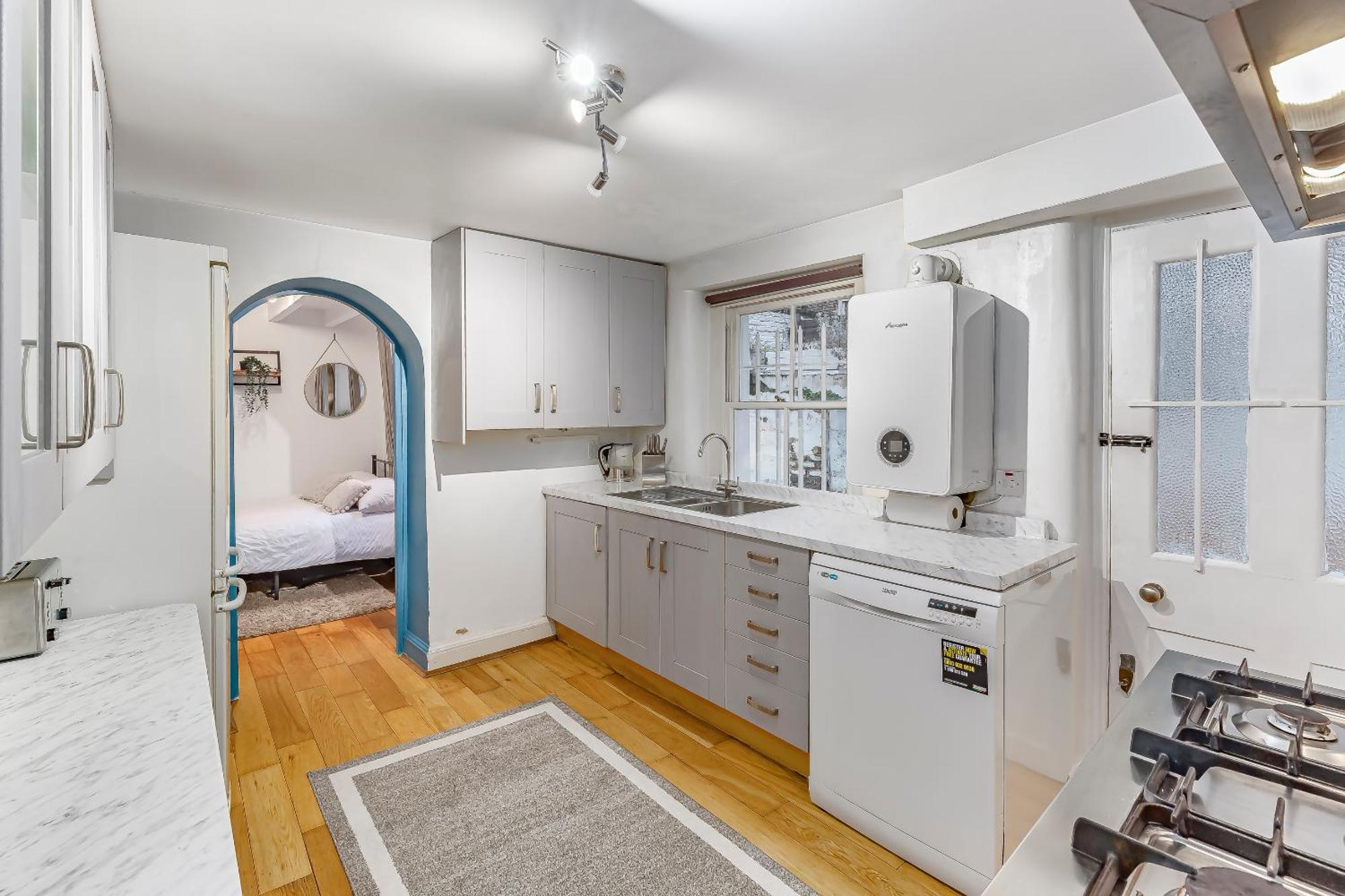 The Kensington Escape - 2 Bedroom Londra